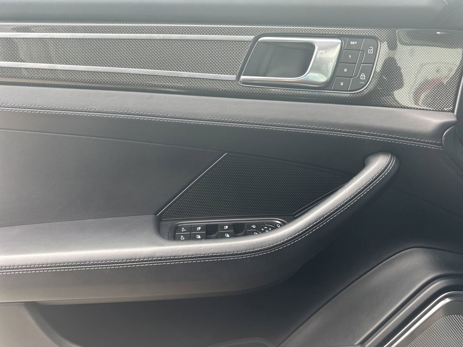 Certified 2023 Porsche Panamera 4 Platinum Edition AWD/4WD image 17