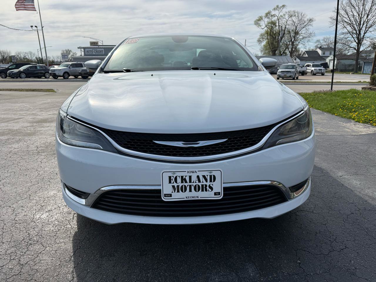 Used 2016 Chrysler 200 Limited w/ Convenience Group image 3