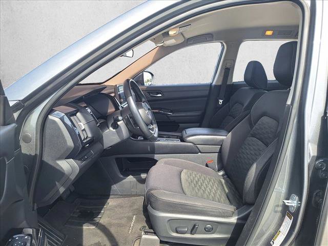 Used 2022 Nissan Pathfinder SV w/ SV Black Package FWD image 10