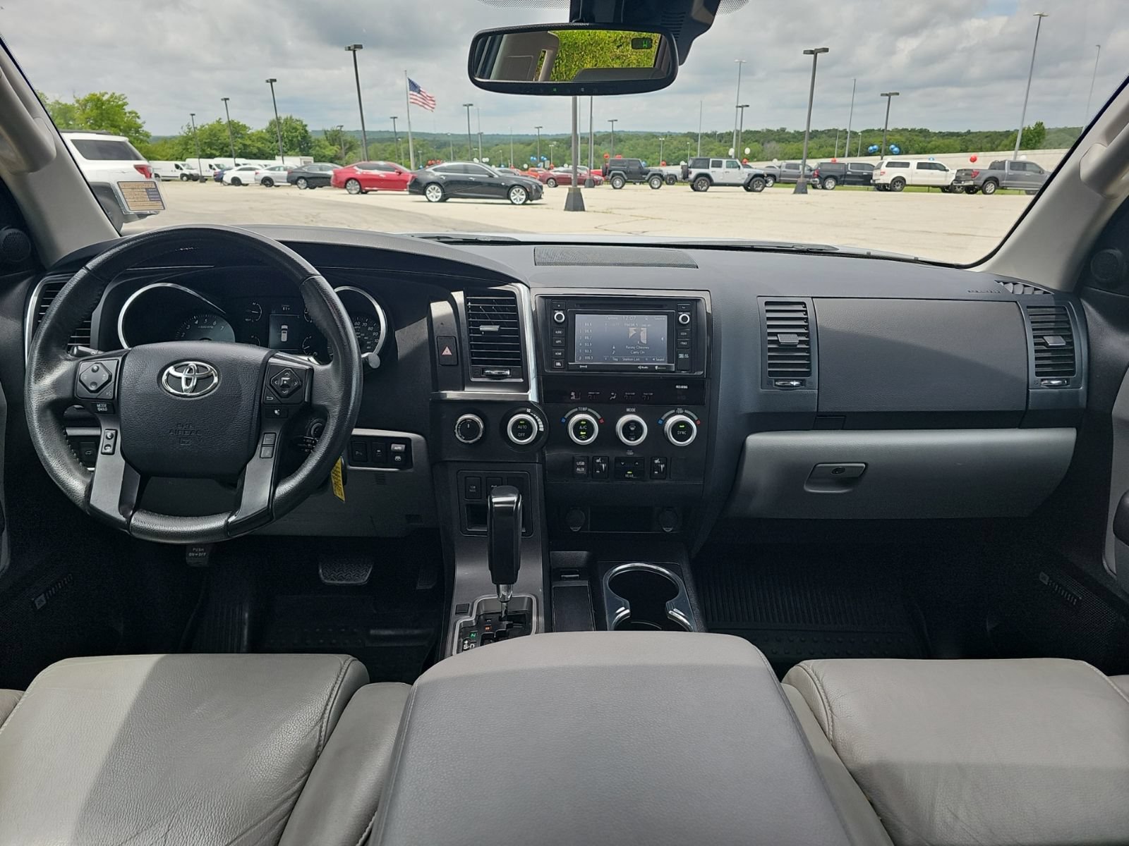 Used 2018 Toyota Sequoia Limited w/ Safety & Convenience Package AWD/4WD image 24