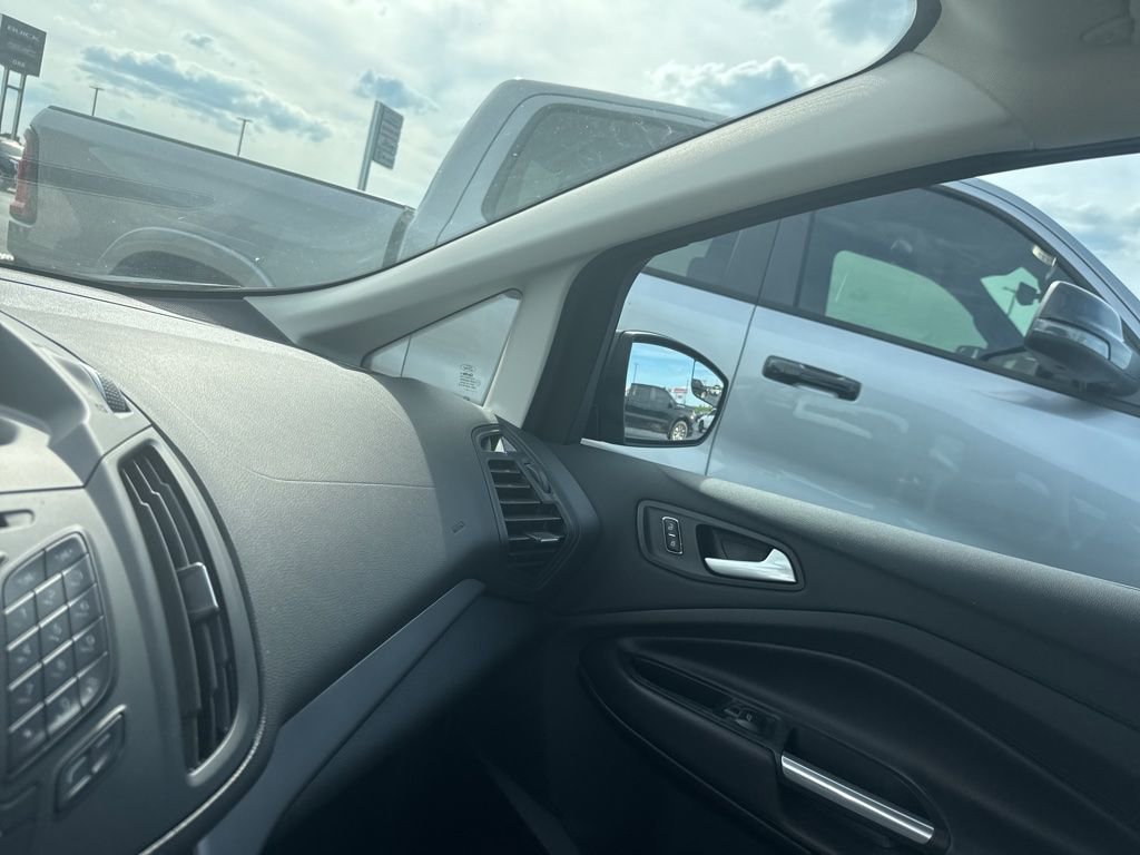 Used 2016 Ford C-MAX SE FWD image 17