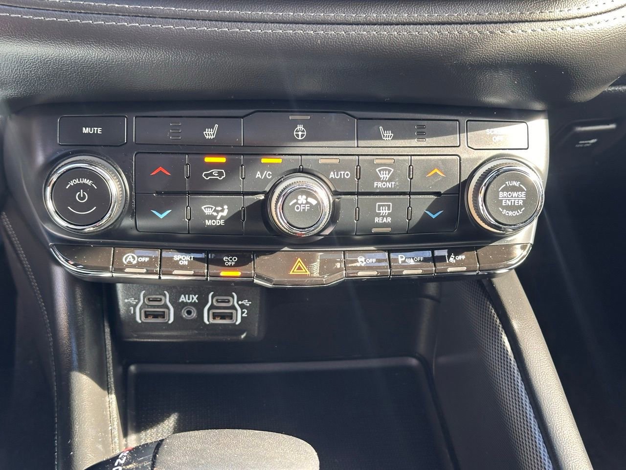 Used 2022 Dodge Durango GT image 40