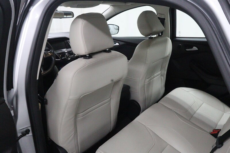 Used 2017 Ford Focus Titanium FWD image 26