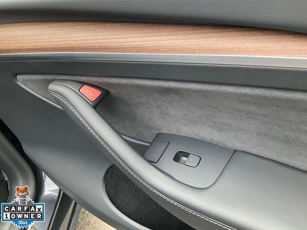 Used 2024 Tesla Model Y Long Range RWD image 72