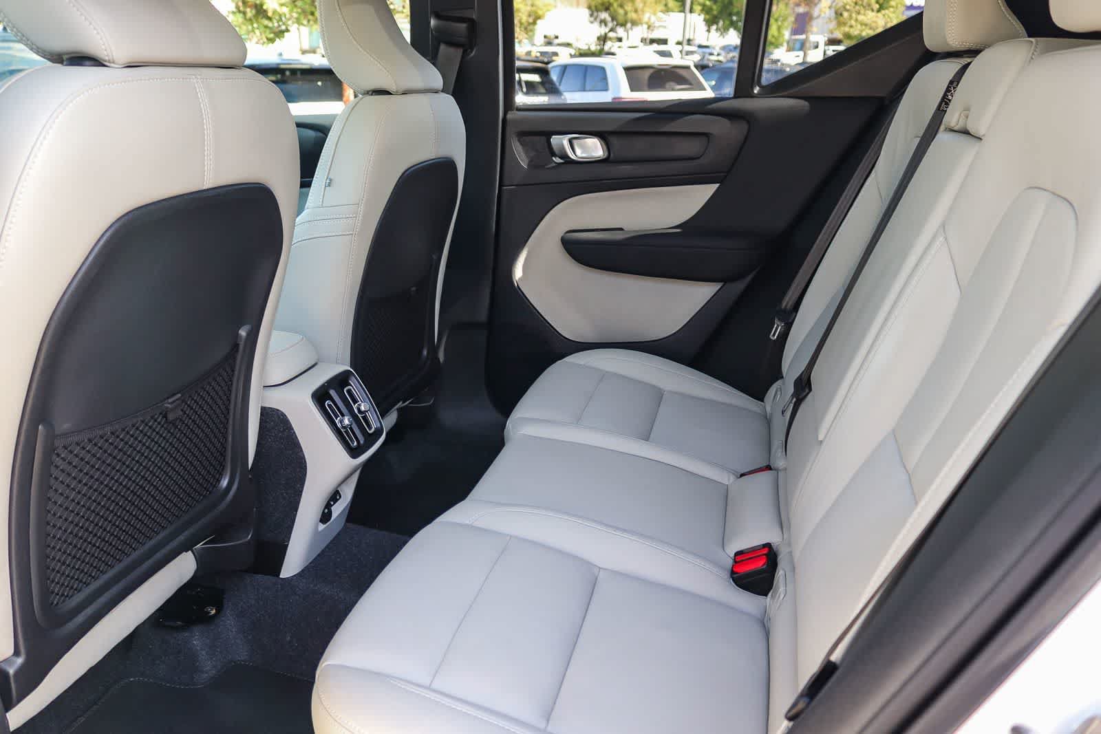 Used 2026 Volvo XC40 B5 Plus w/ Protection Package Premier AWD/4WD image 17