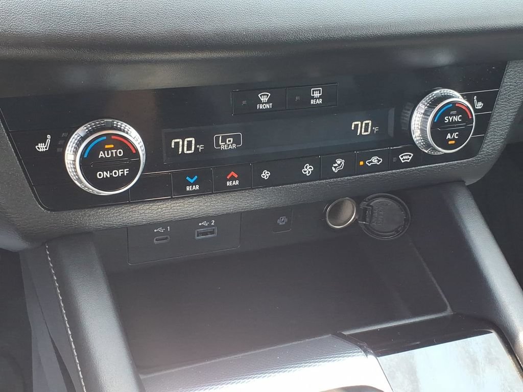 Used 2024 Mitsubishi Outlander SEL AWD/4WD image 20