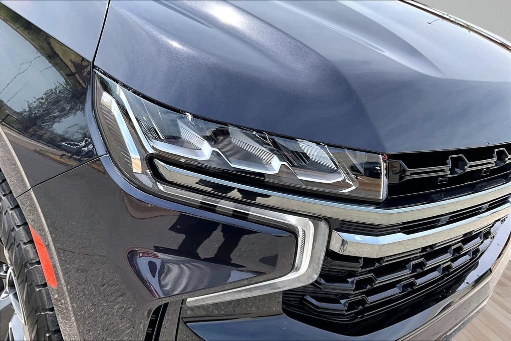 Used 2022 Chevrolet Tahoe Z71 w/ Luxury Package AWD/4WD image 28