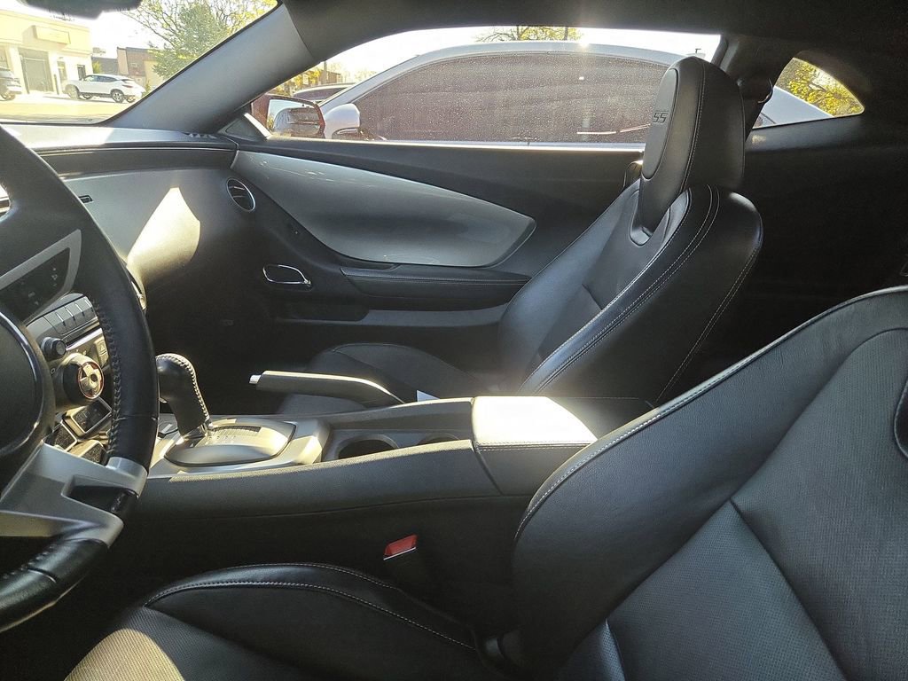 Used 2010 Chevrolet Camaro SS w/ Black Stripe Package image 5