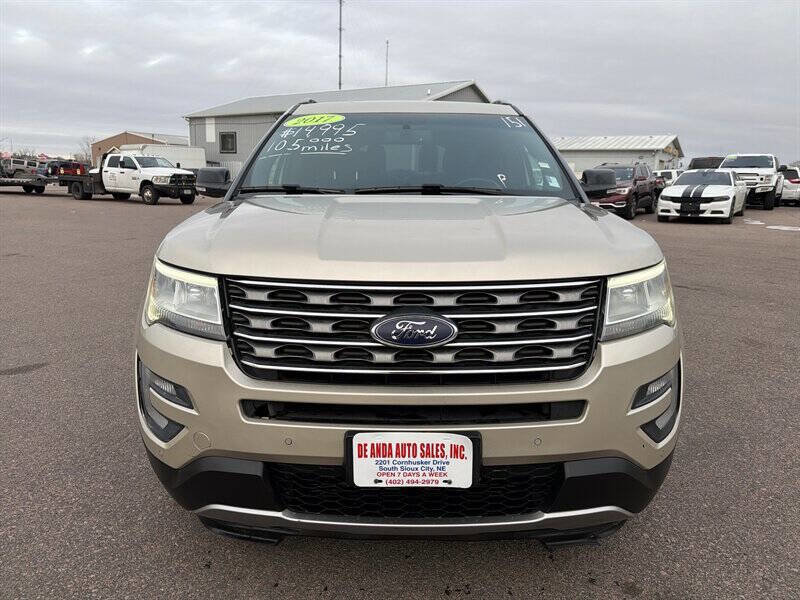 Used 2017 Ford Explorer XLT w/ Equipment Group 202A image 9