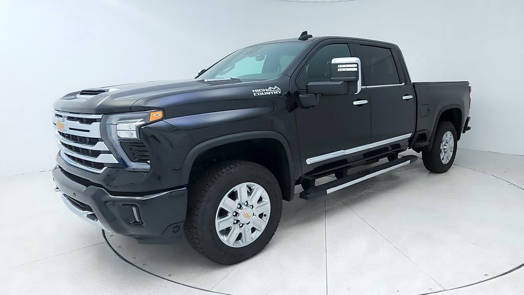Used 2024 Chevrolet Silverado 2500 High Country w/ Technology Package AWD/4WD image 3