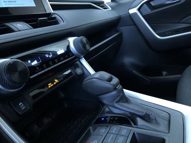 Certified 2025 Toyota RAV4 LE image 30