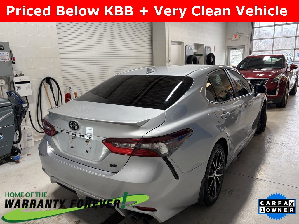 Used 2024 Toyota Camry SE image 7