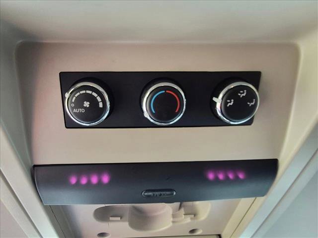 Used 2014 Chrysler Town & Country Touring FWD image 9
