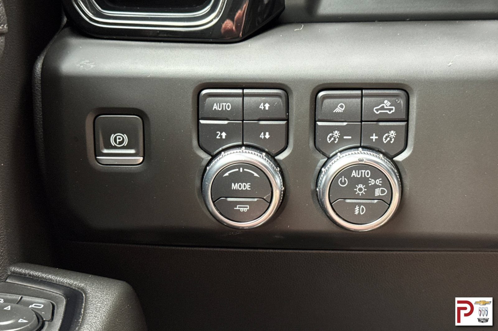 Certified 2024 GMC Sierra 1500 AT4 w/ Technology Package AWD/4WD image 30