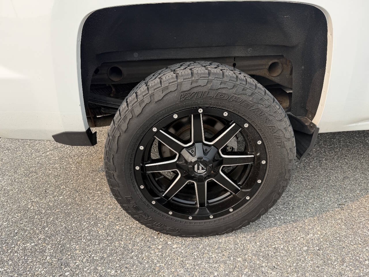 Used 2018 Chevrolet Silverado 1500 LT w/ LPO, Essentials Package AWD/4WD image 24