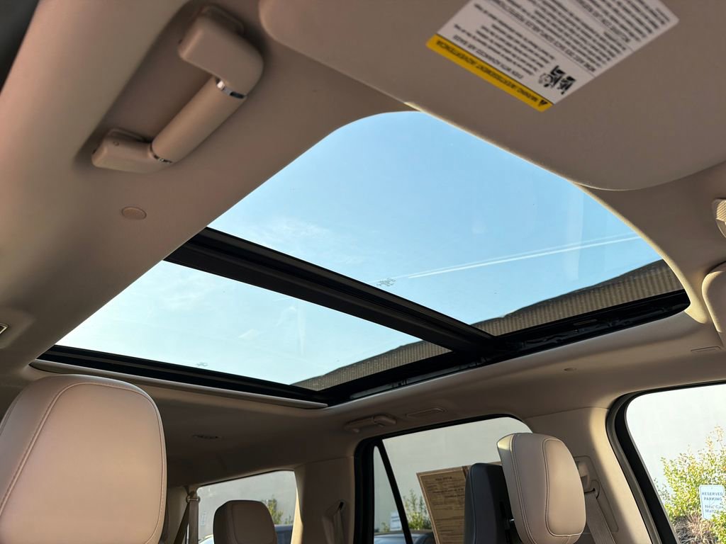 Used 2022 Lincoln Navigator L Reserve image 16