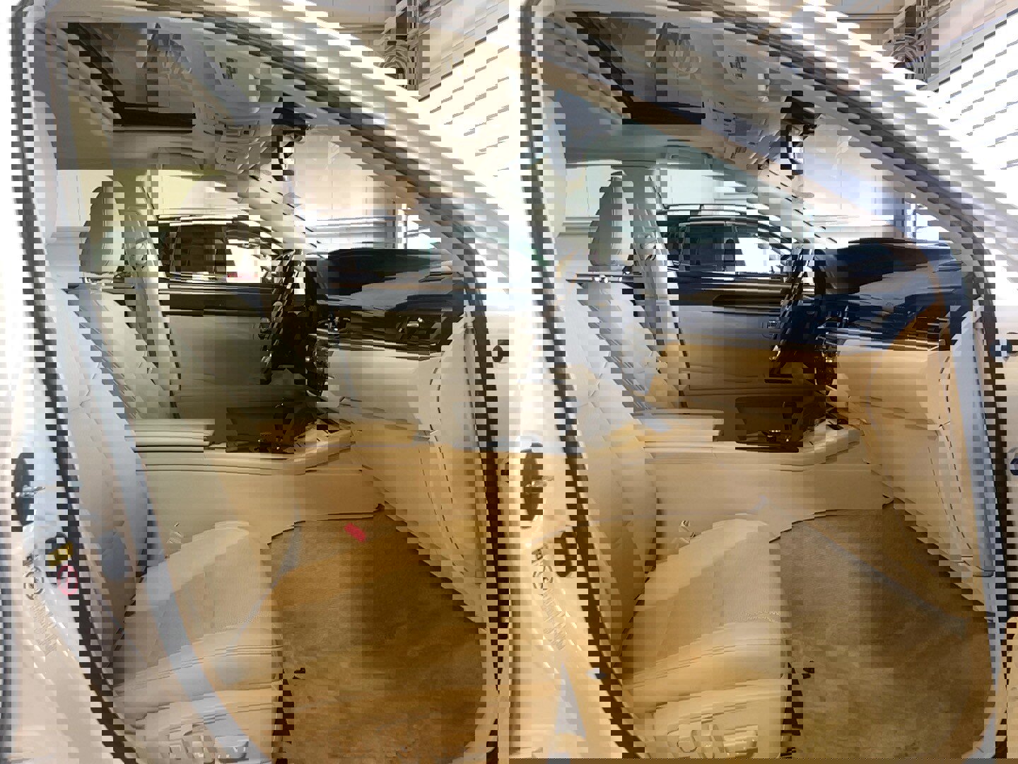 Used 2014 Lexus ES 350 w/ Premium Package image 25