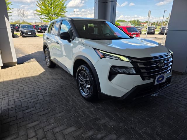 Used 2024 Nissan Rogue S AWD/4WD image 5