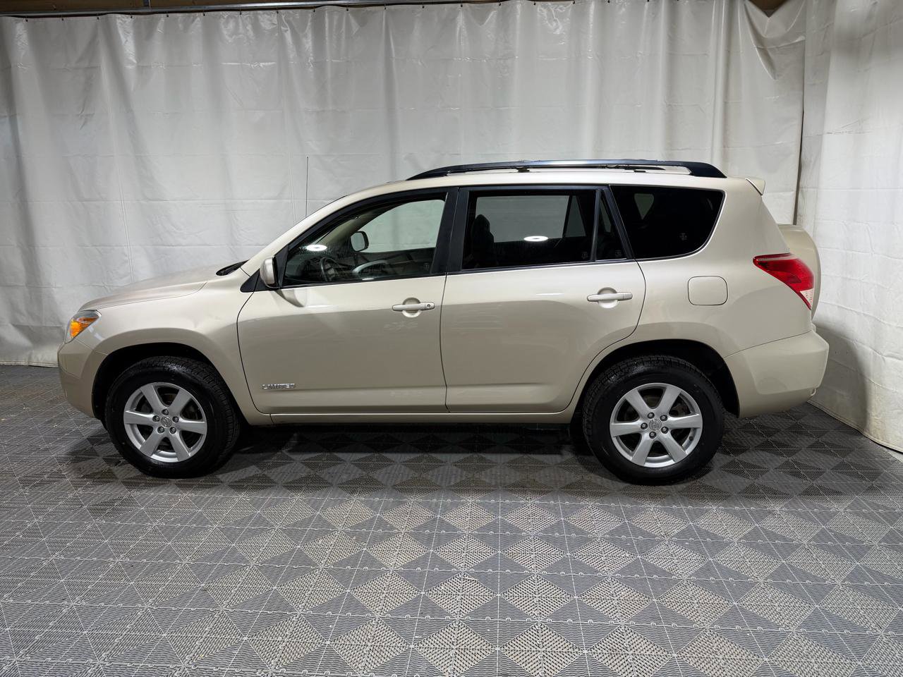 Used 2007 Toyota RAV4 Limited image 5