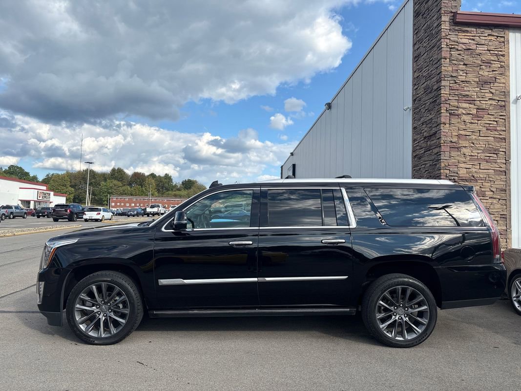 Used 2019 Cadillac Escalade ESV Premium Luxury image 2