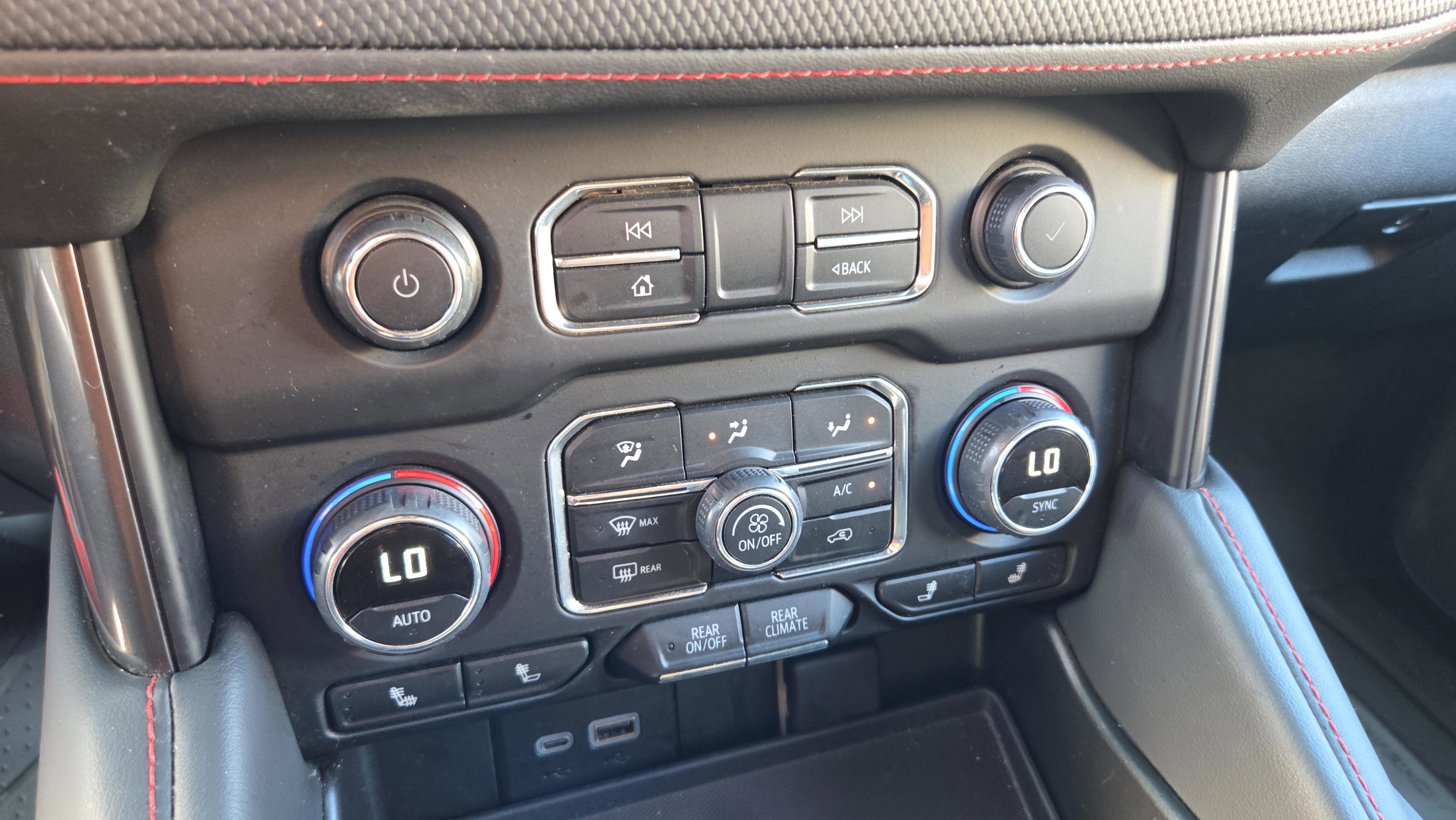 Used 2024 Chevrolet Tahoe RST w/ Luxury Package image 20