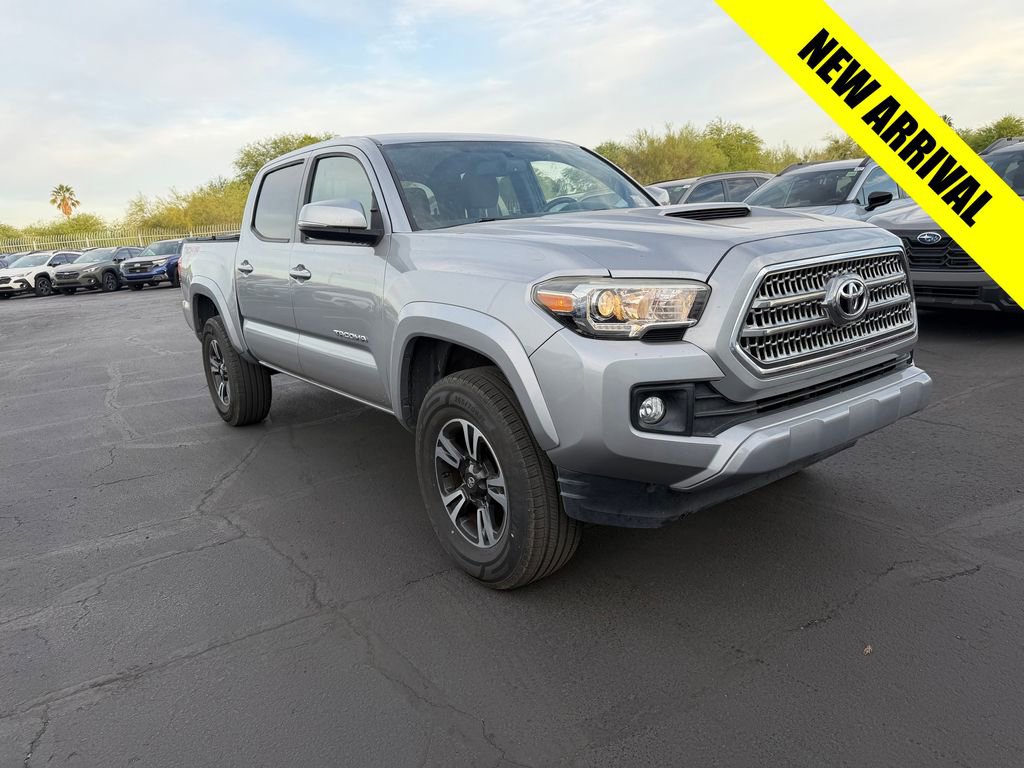 Used 2017 Toyota Tacoma TRD Sport w/ Tow Package (A/T) image 1