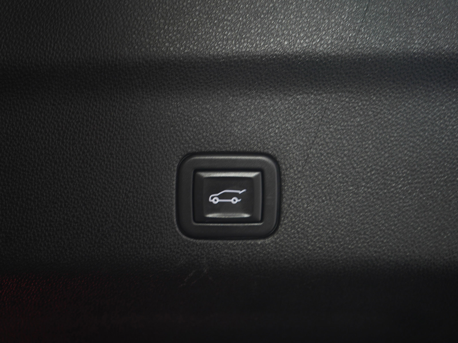 Used 2024 Cadillac Escalade Premium Luxury w/ Performance Package image 10