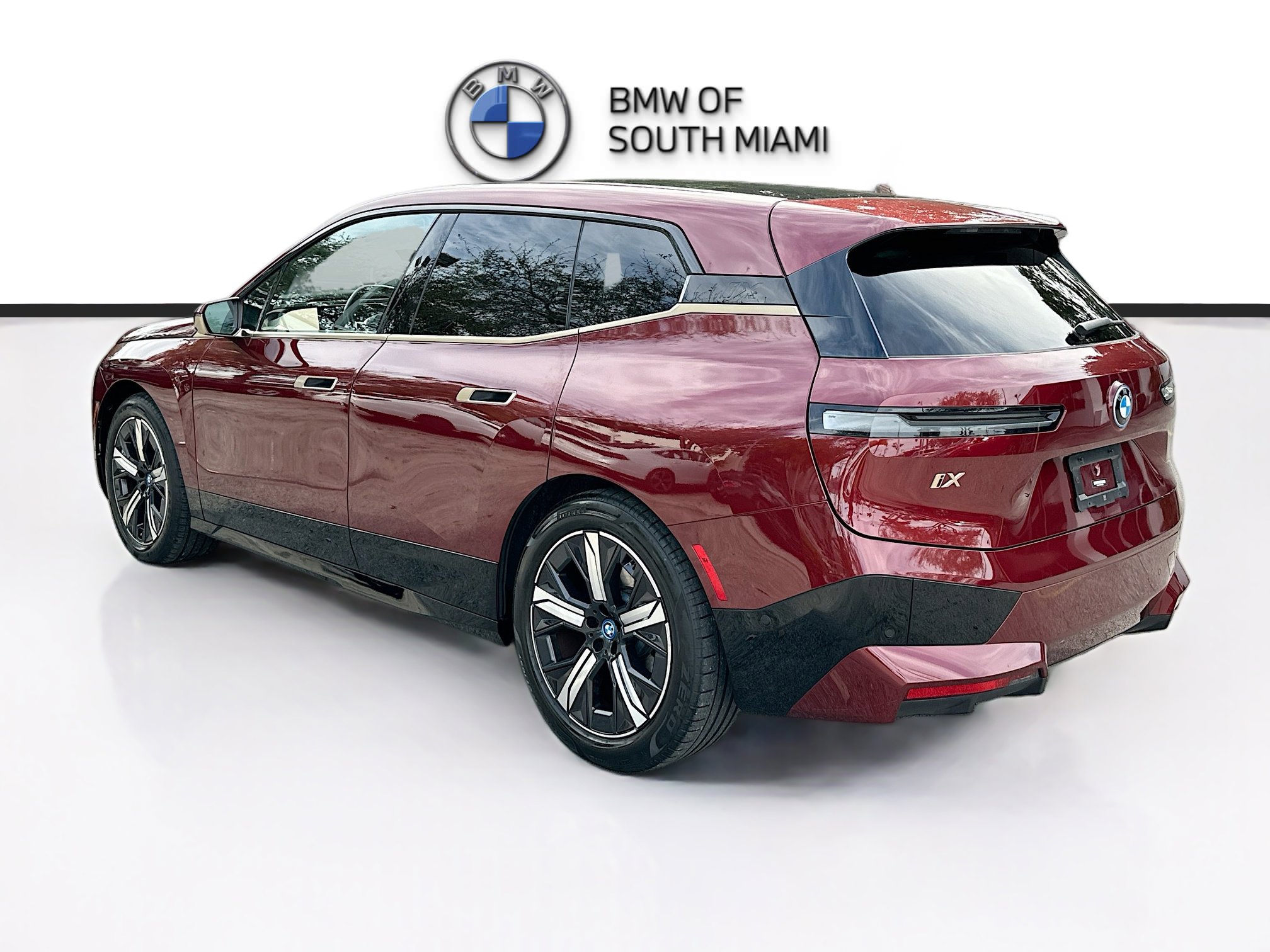 Certified 2022 BMW iX xDrive50 w/ Premium Package image 5