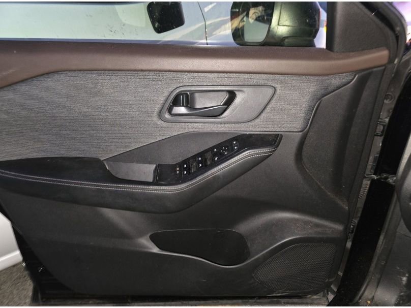 Used 2021 Nissan Rogue S image 26