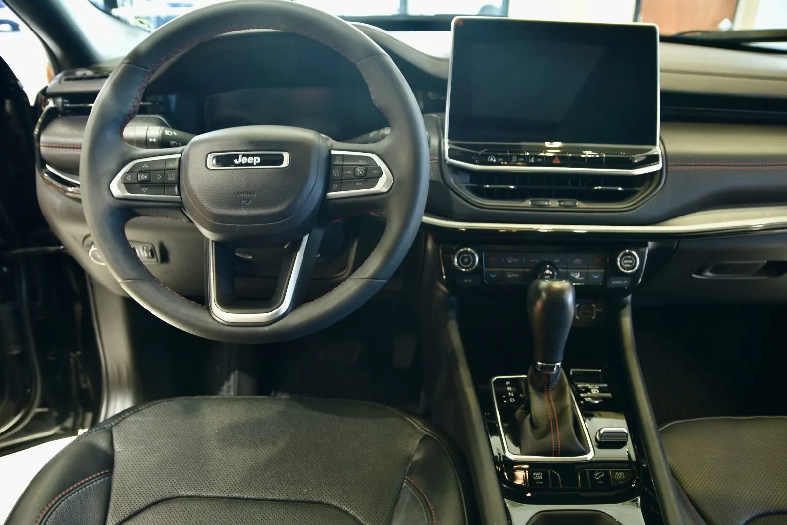 Used 2023 Jeep Compass Trailhawk w/ Trailhawk Elite Group image 13