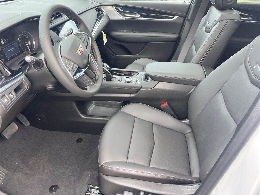 New 2025 Cadillac XT5 Premium Luxury w/ LPO, Floor Liner Package image 5