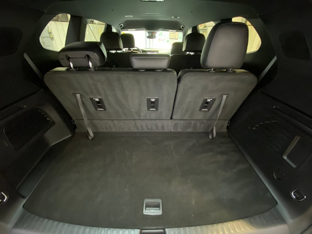 Used 2026 GMC Acadia Elevation w/ Elevation Premium Package AWD/4WD image 32