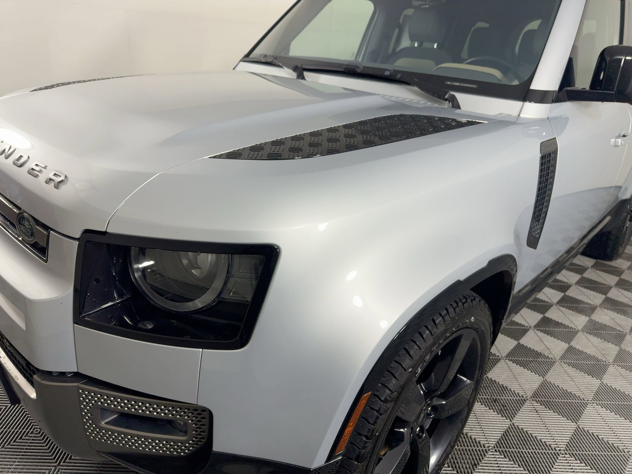 Used 2022 Land Rover Defender 110 X-Dynamic SE image 11