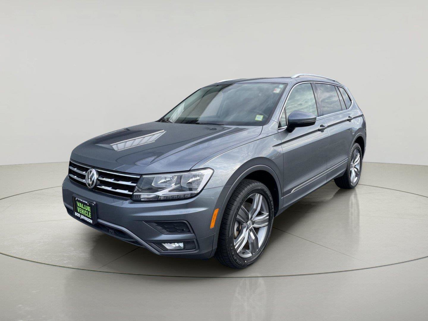 Used 2020 Volkswagen Tiguan SEL AWD/4WD image 3