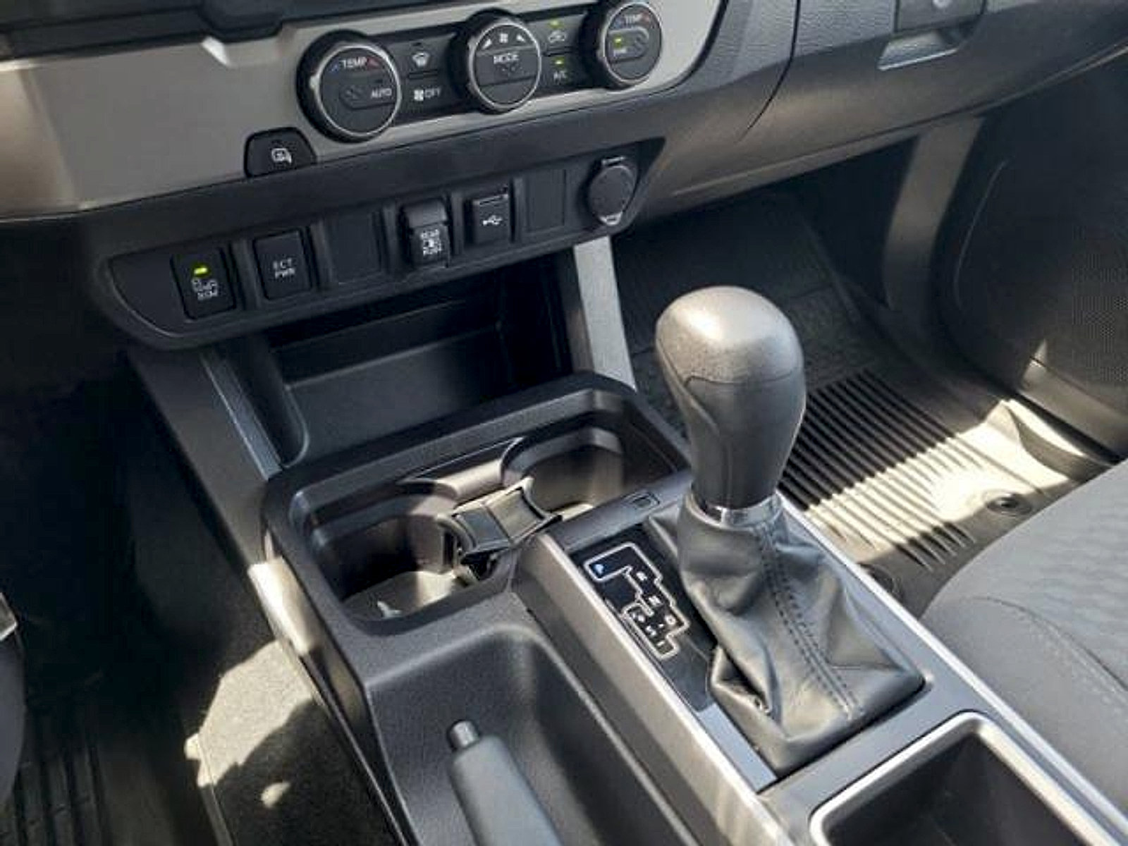 Used 2022 Toyota Tacoma SR5 w/ Technology Package RWD image 28