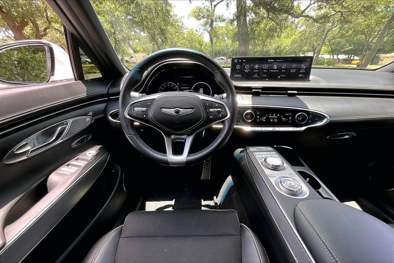 Used 2024 Genesis GV70 2.5T w/ Sport Prestige Package AWD/4WD image 8