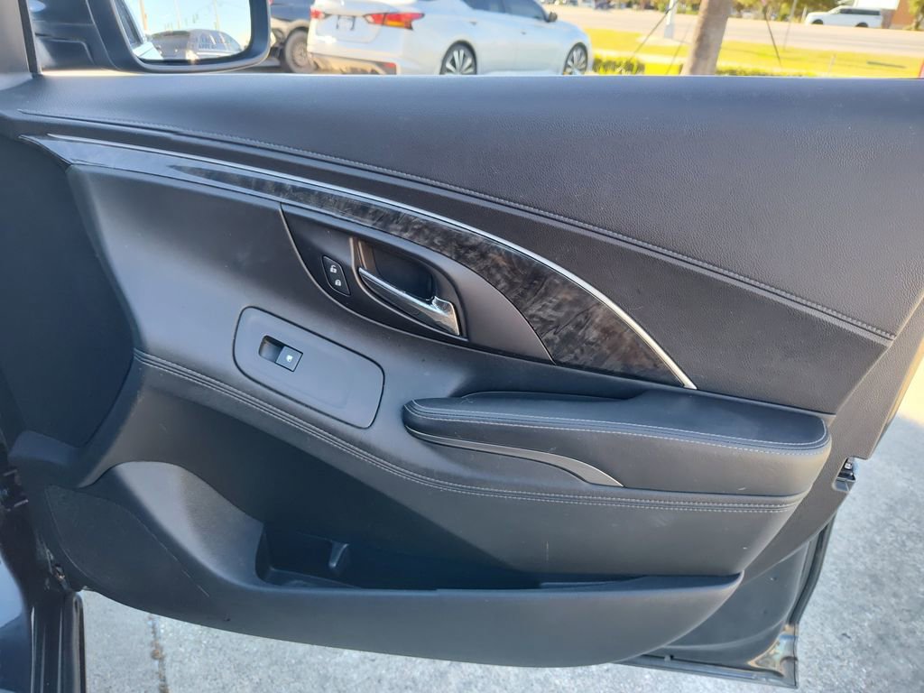Used 2015 Buick LaCrosse Leather image 23