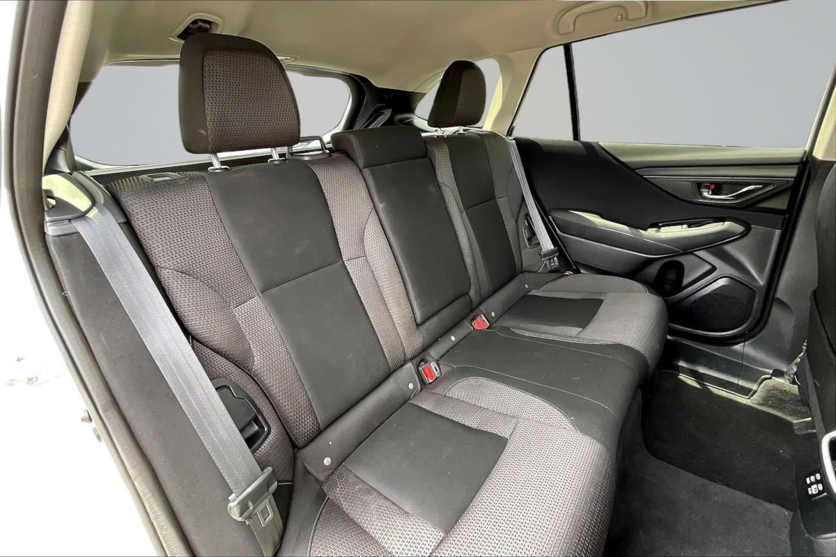 Used 2024 Subaru Outback Premium image 27
