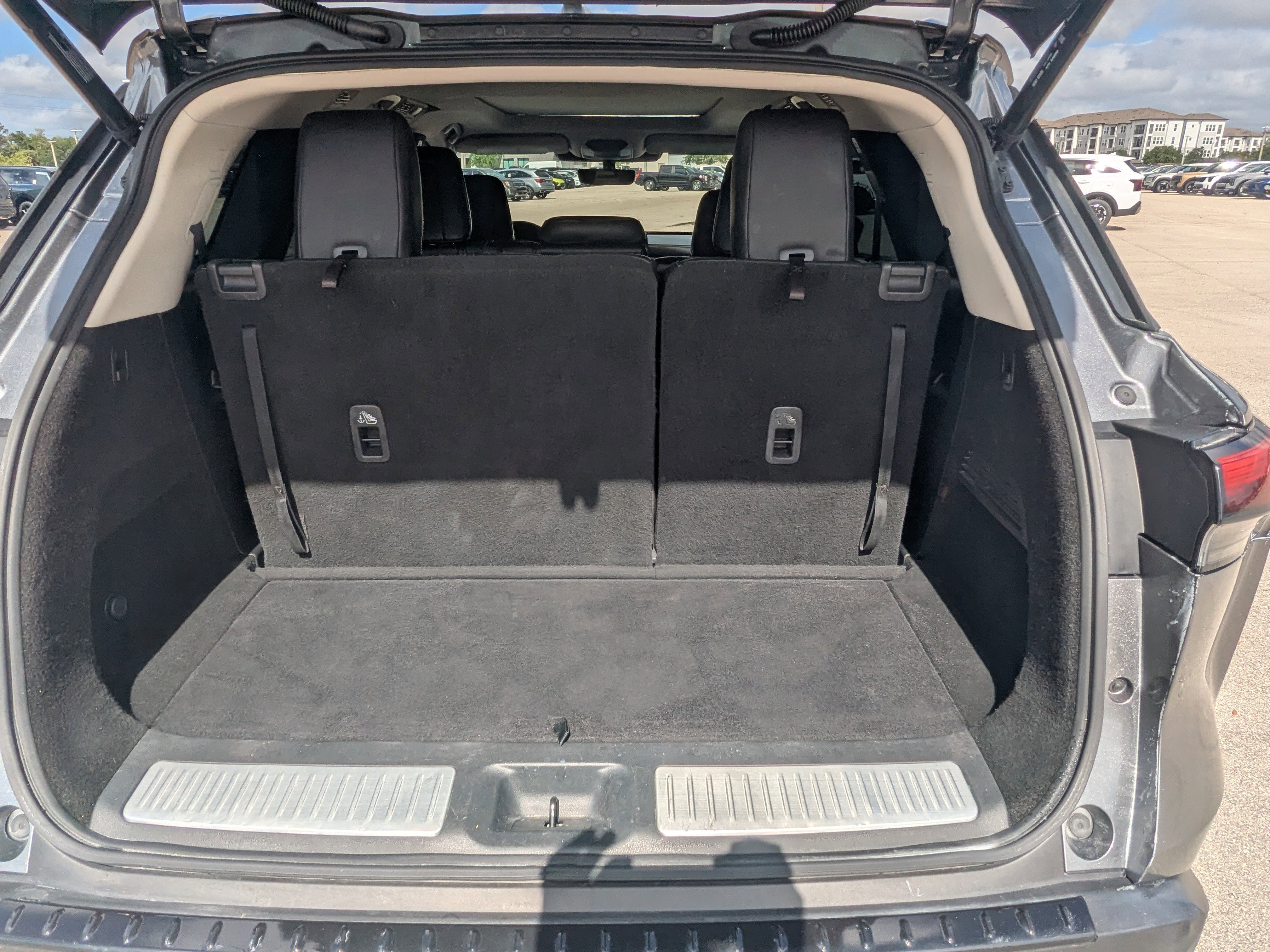 Used 2023 INFINITI QX60 Luxe w/ Cargo Package image 14