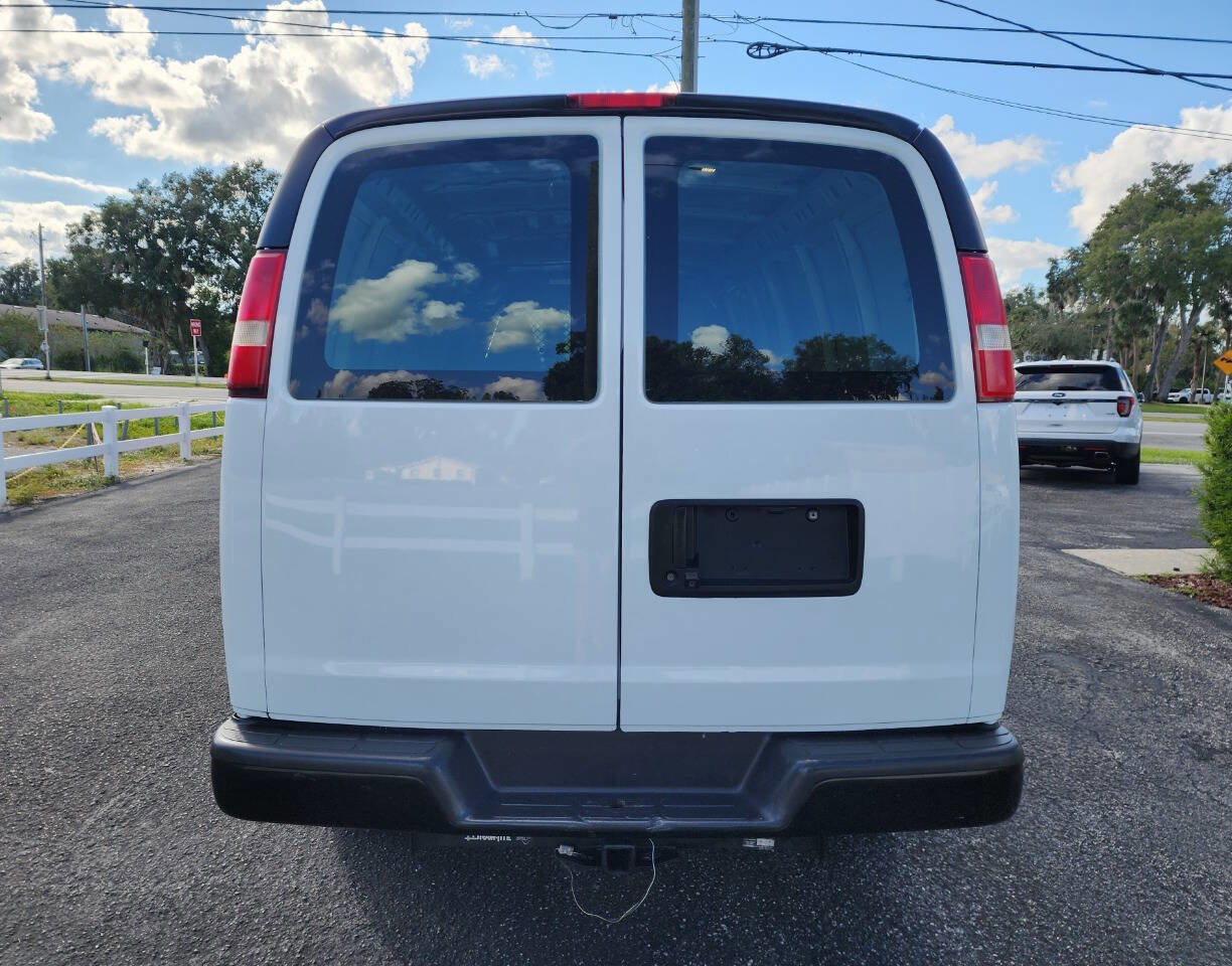 Used 2018 Chevrolet Express 2500 Extended image 5