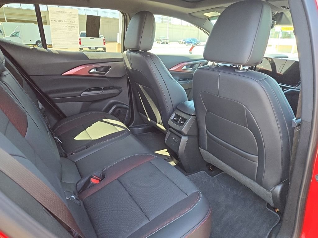 Used 2026 Chevrolet Equinox EV RS FWD image 13