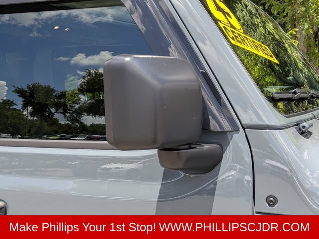 Certified 2025 Jeep Gladiator Sport AWD/4WD image 11