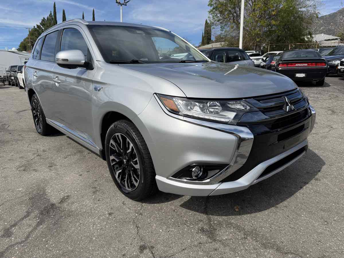 Used 2018 Mitsubishi Outlander GT image 1