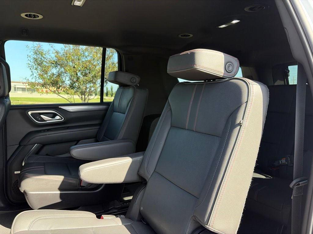 Used 2024 Chevrolet Suburban RST w/ Luxury Package AWD/4WD image 46