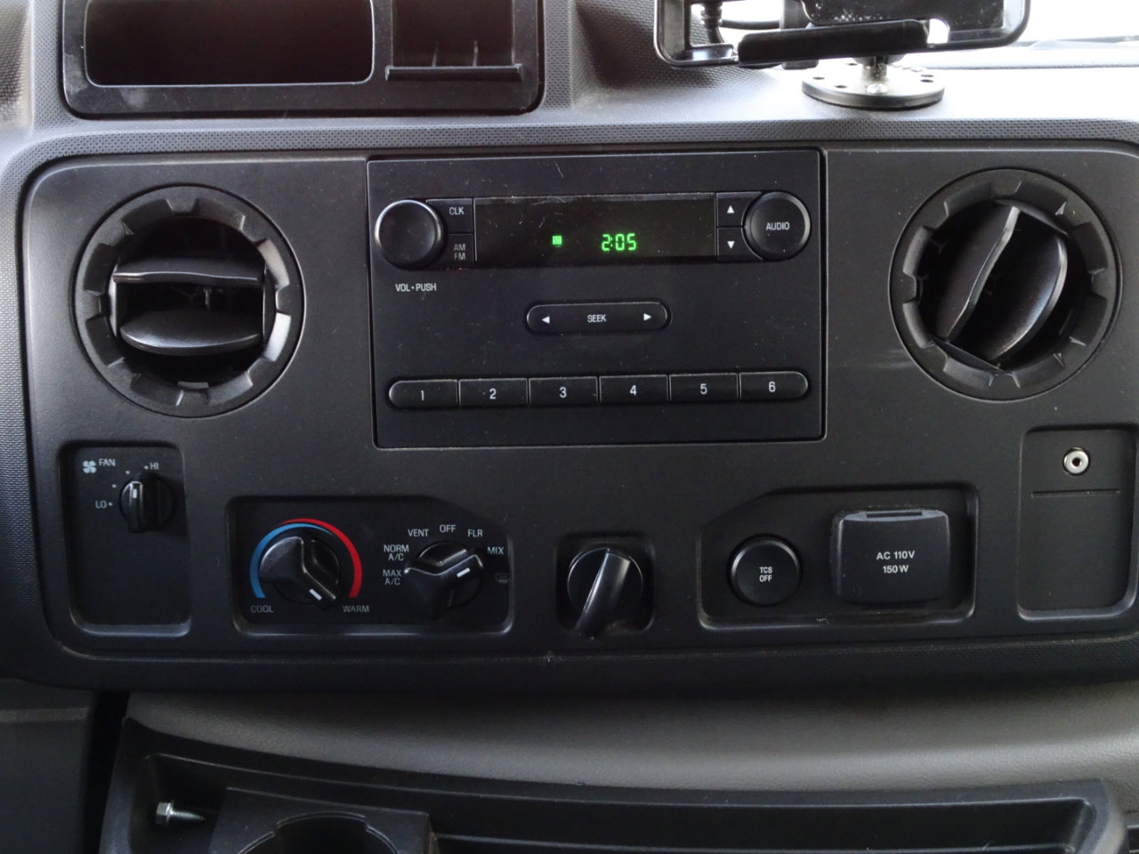 Used 2014 Ford E-250 and Econoline 250 E-250 Recreational w/ Power Group image 15