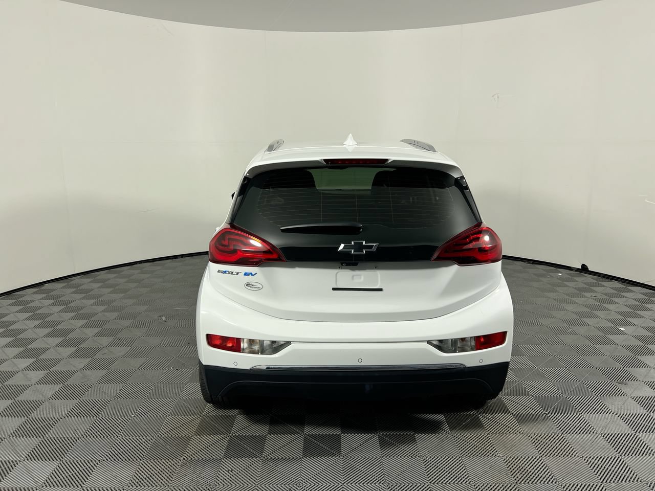 Used 2020 Chevrolet Bolt Premier w/ Infotainment Package FWD image 4