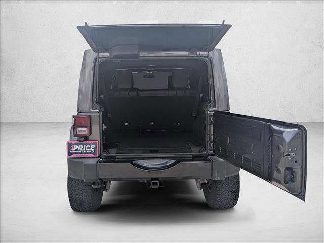 Used 2018 Jeep Wrangler Unlimited Sahara AWD/4WD image 7