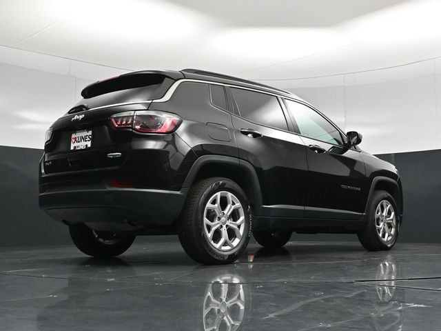 Certified 2024 Jeep Compass Latitude AWD/4WD image 53