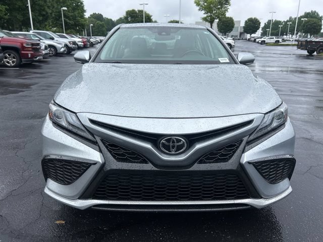 Used 2024 Toyota Camry XSE FWD image 2