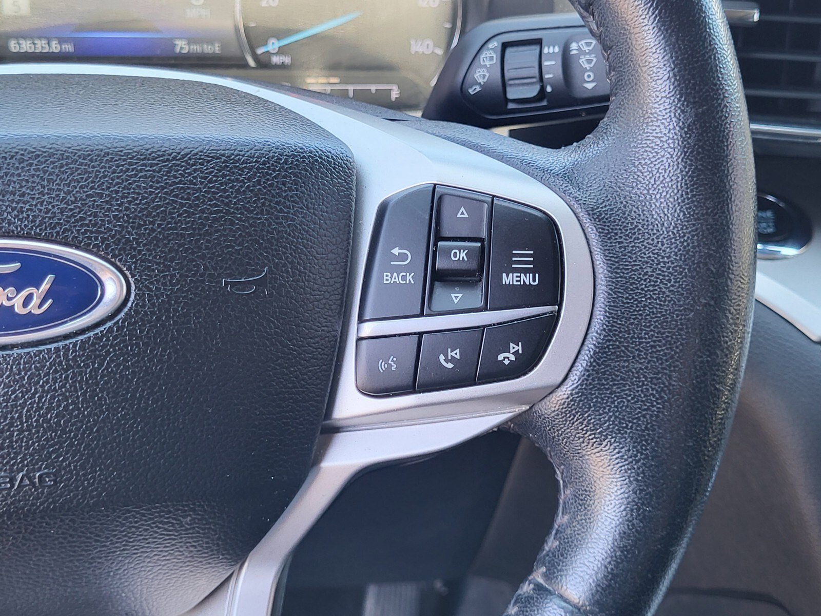 Used 2022 Ford Explorer XLT w/ Equipment Group 202A AWD/4WD image 28